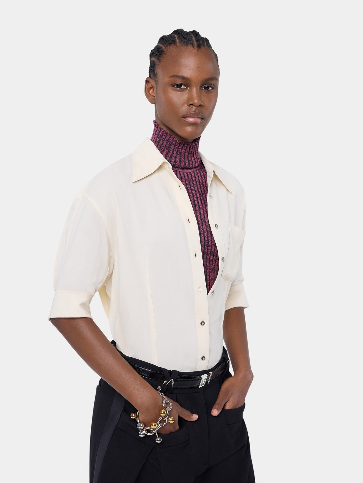 Chemise ajustée en popeline blanche avec boutons bijou