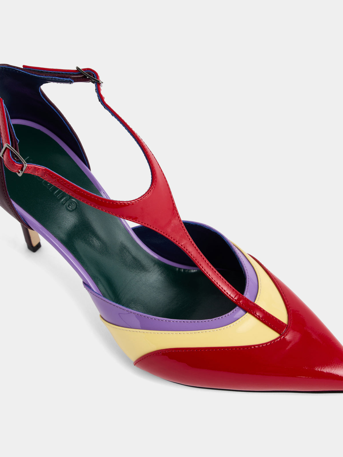 Pump heels in red multicolored patent leather with ankle detailing