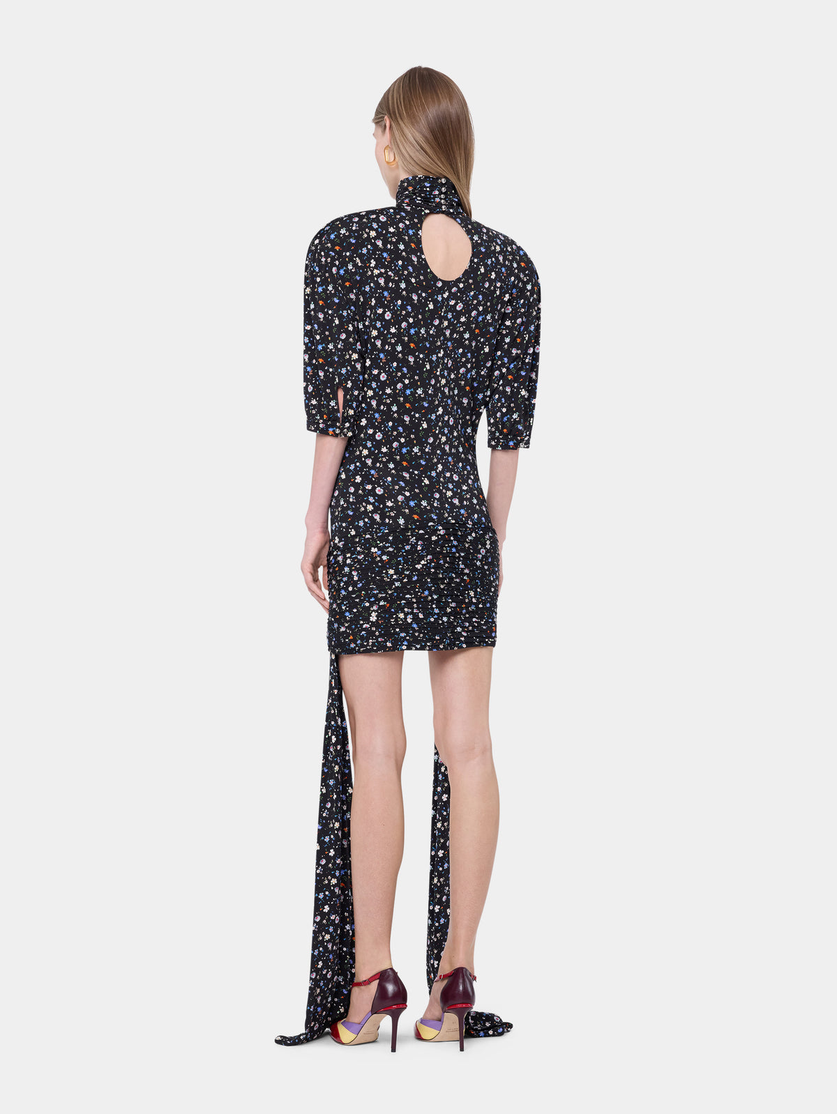Mini robe noire imprimé floral avec détails de plis