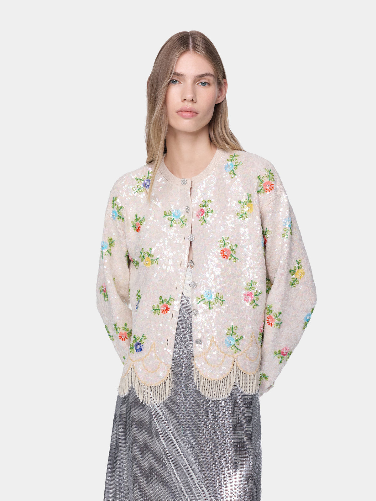 Cardigan en laine mérinos beige brodé main à motif floral