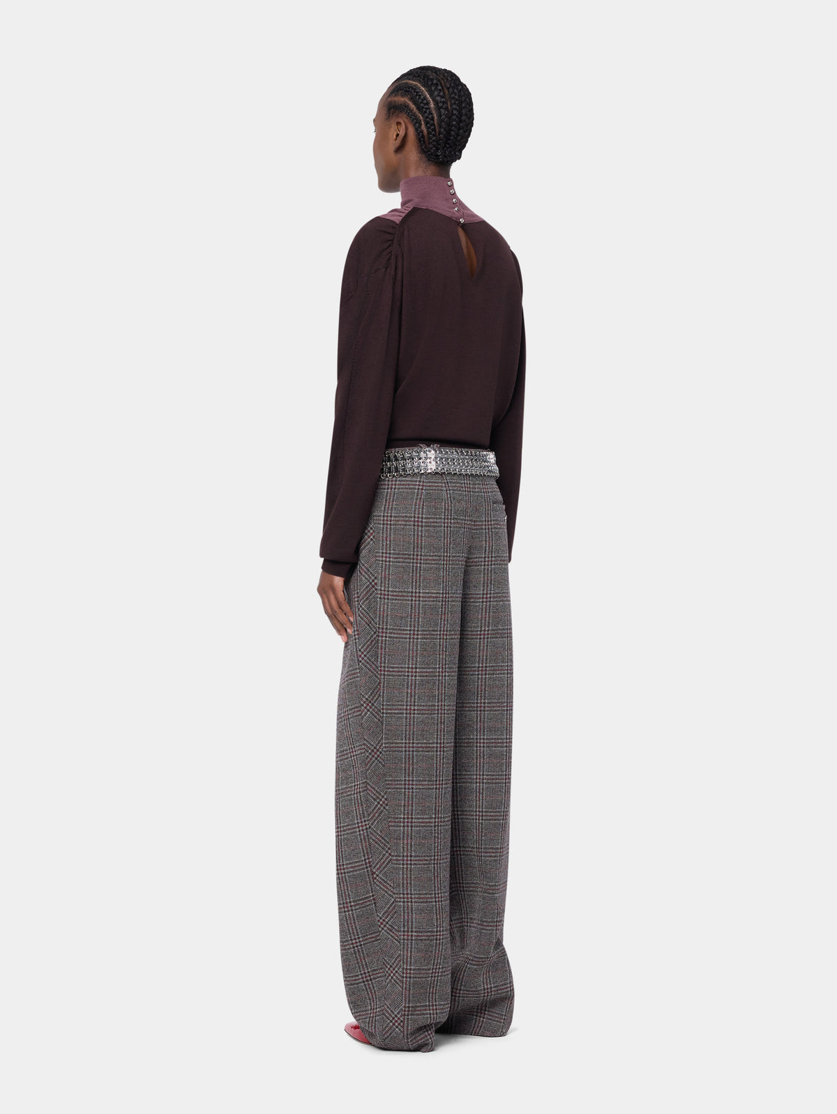 Bicolor long sleeved knit top with contrasting turtleneck