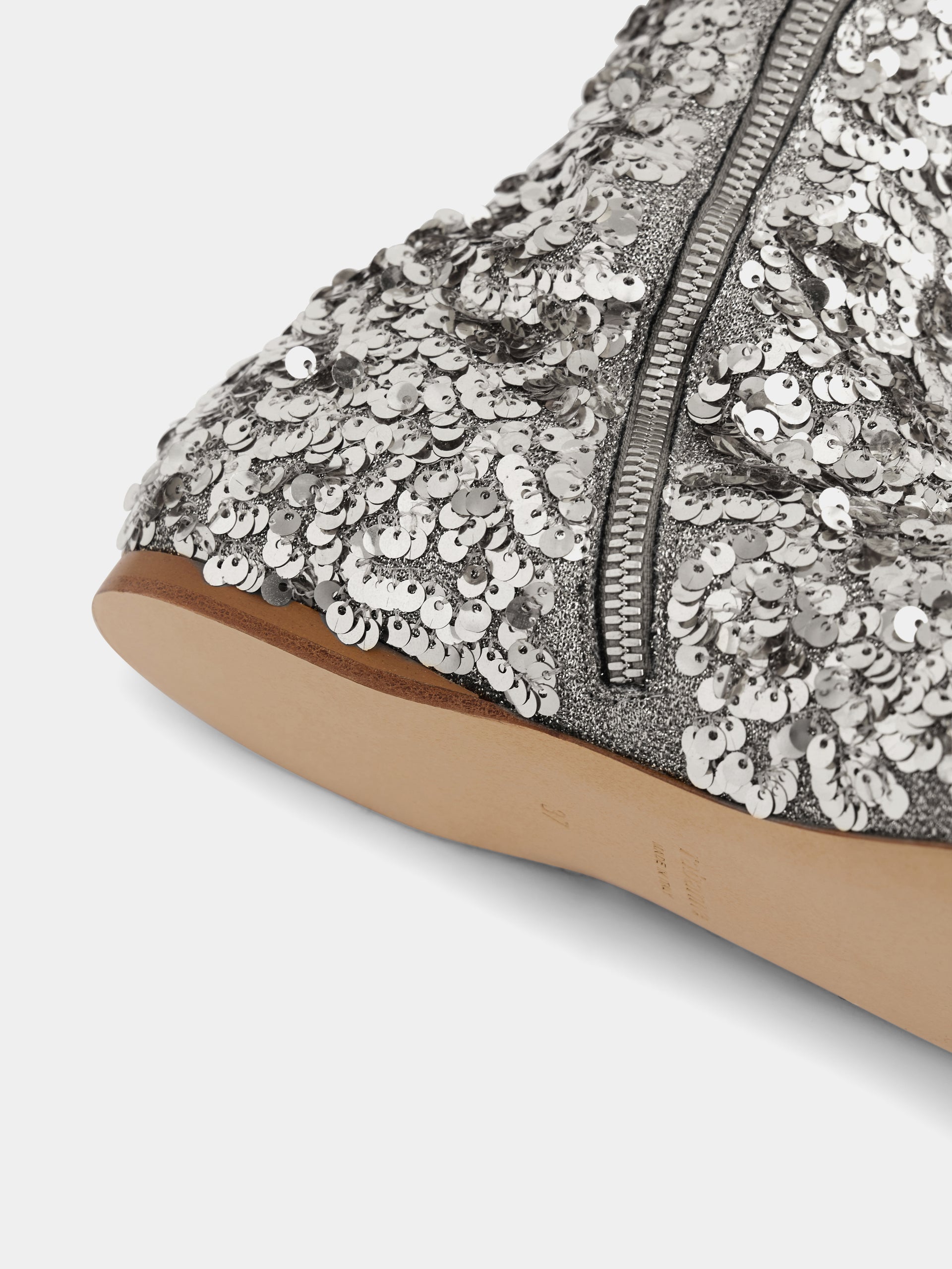 Thigh boots with sequins