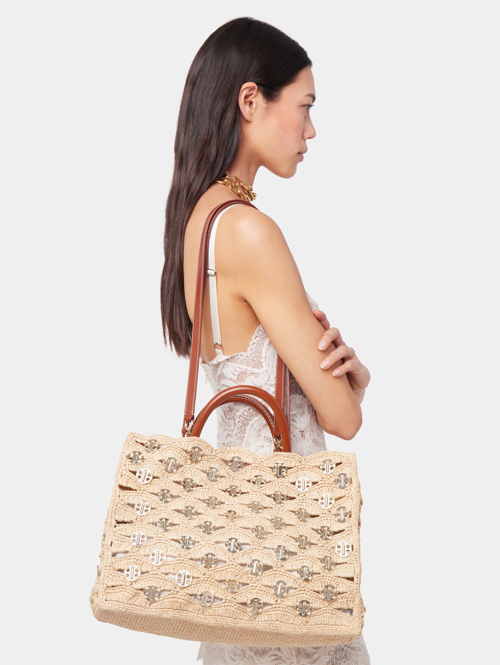 Beige tote bag in raffia position 2 - Image 2