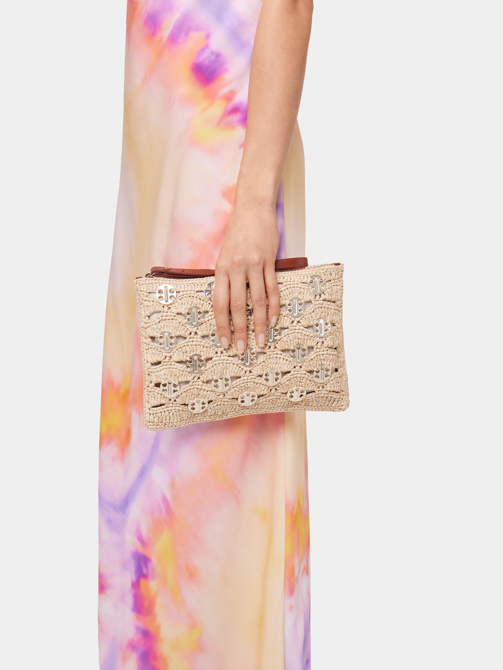 Pouch in raffia position 3 - Image 3