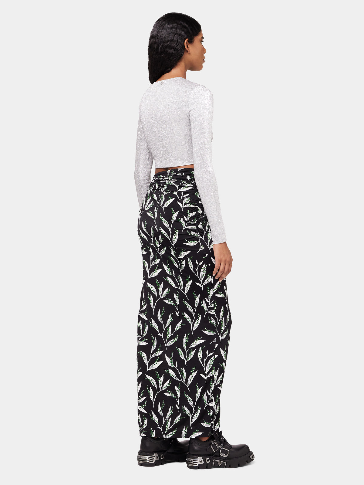 Long black skirt with thrush print