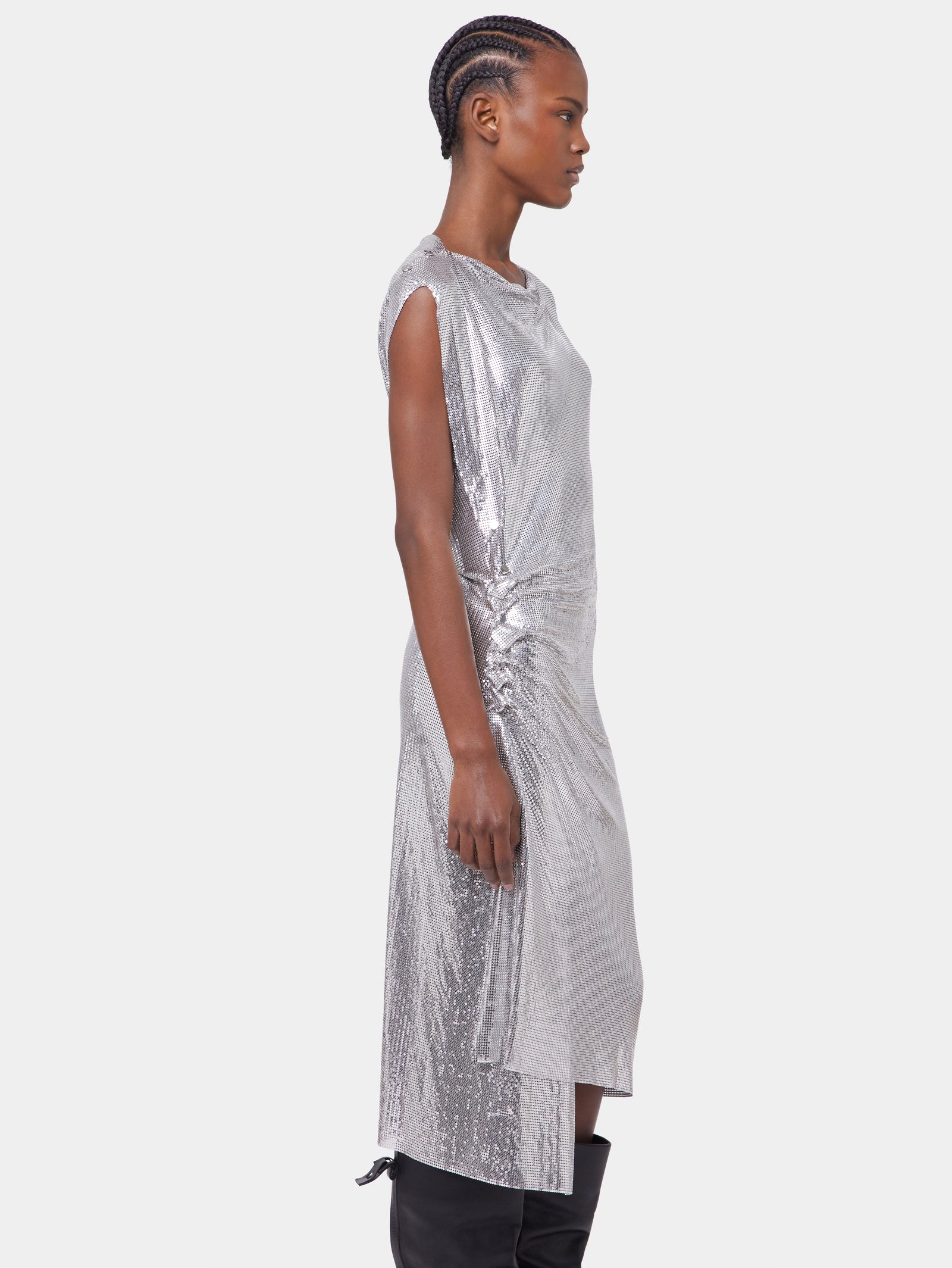 Robe drapée en maille argentée - Image 3