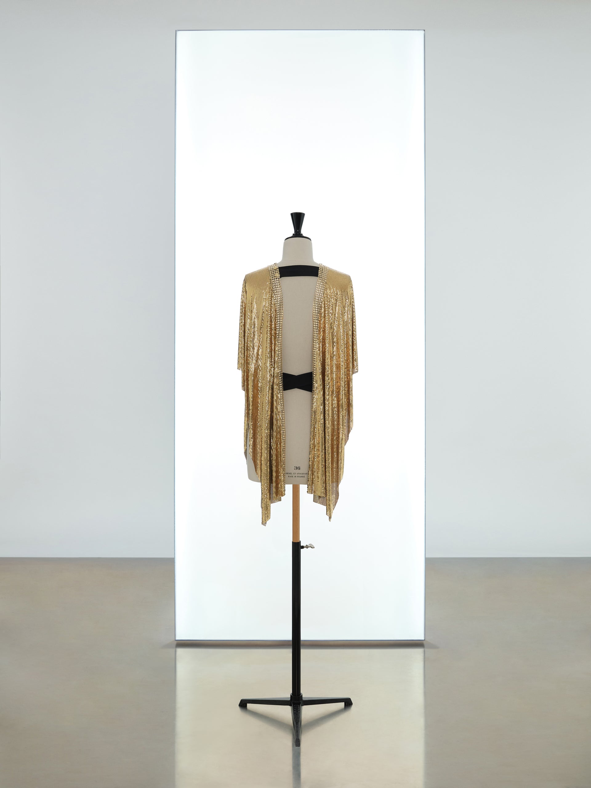 Backless draped short sleeves top