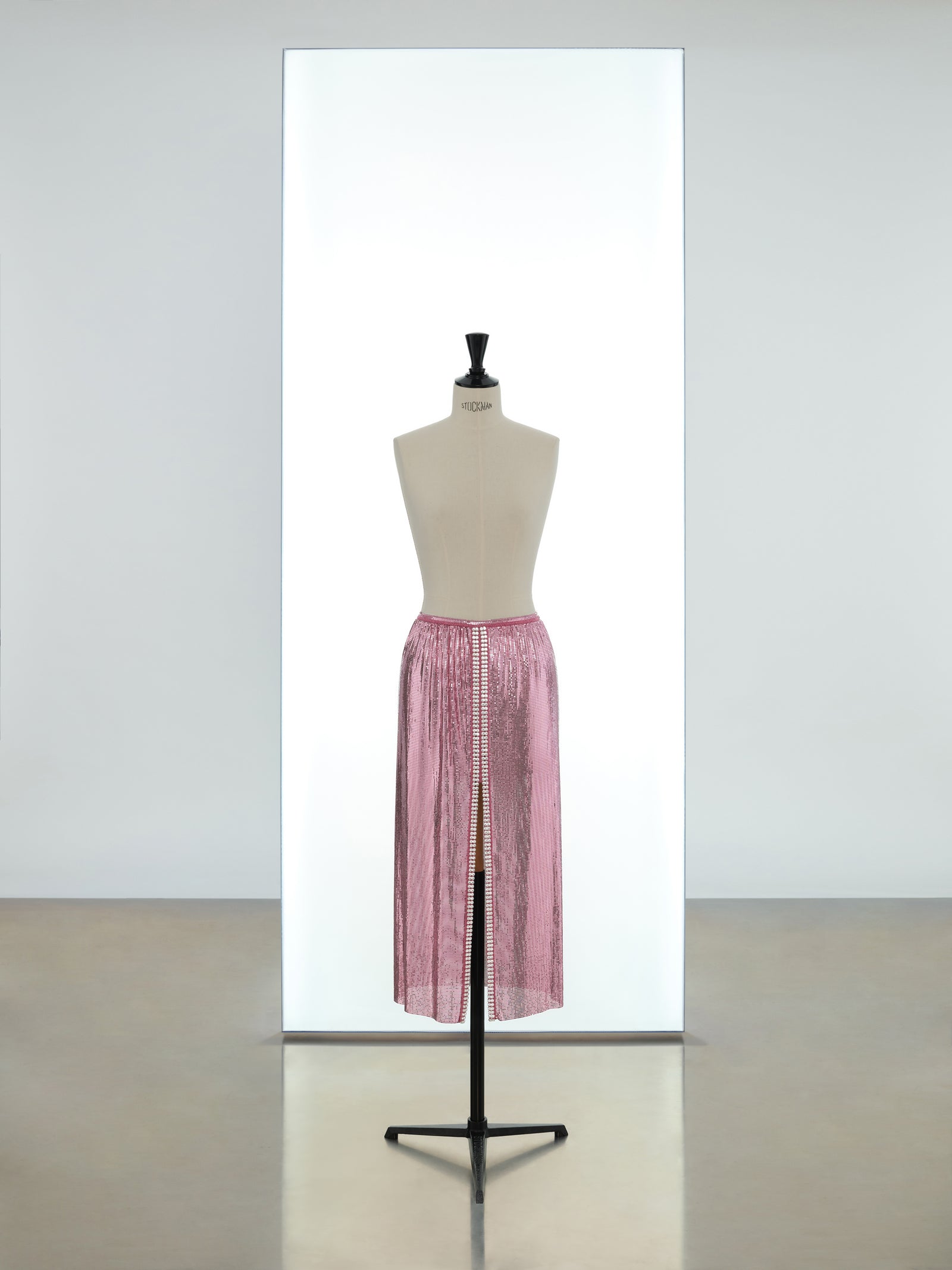 Mid length front slit skirt position 1 - Image 1