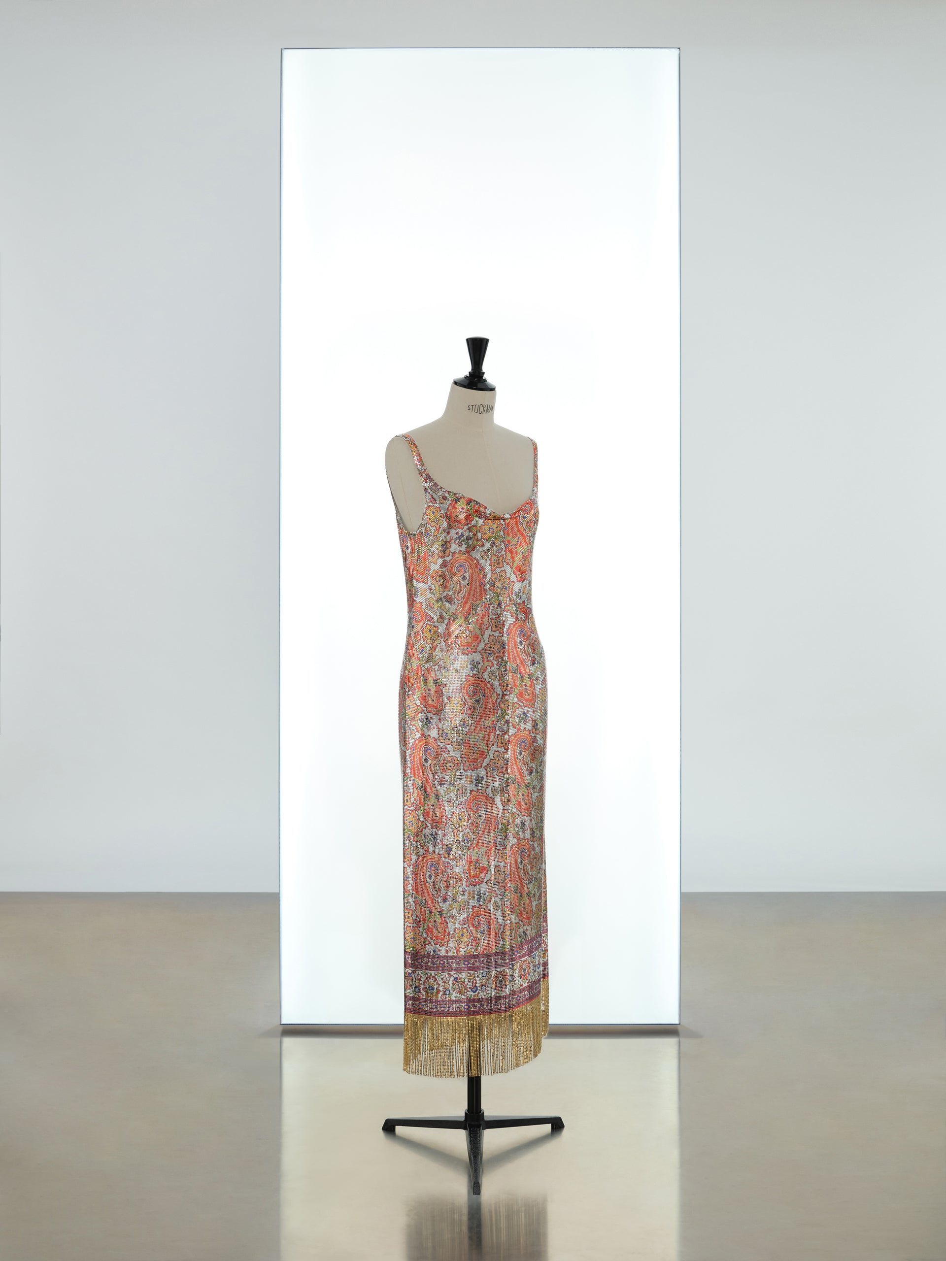 Long strap dress in printed iconic mesh