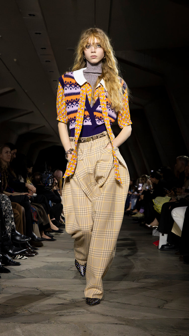 LOOK 23