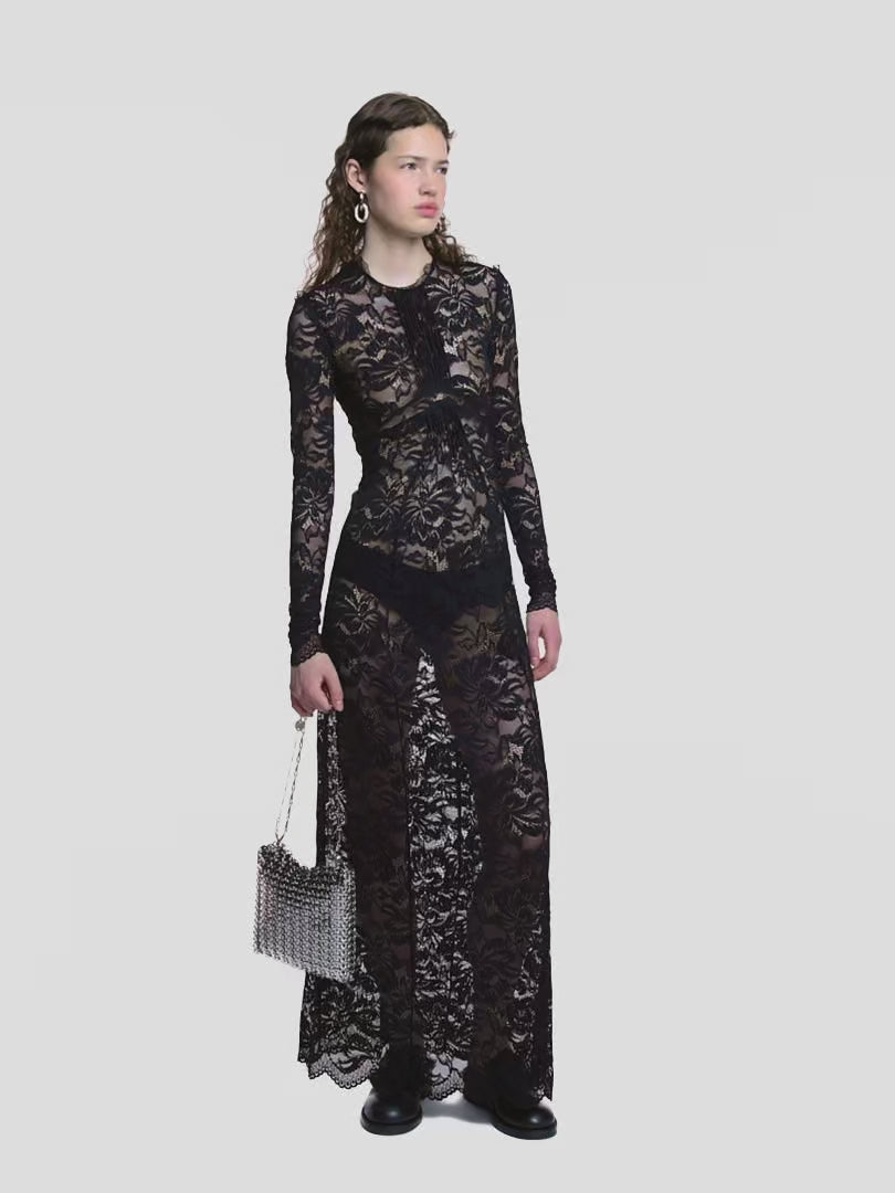 Black long dress in lace
