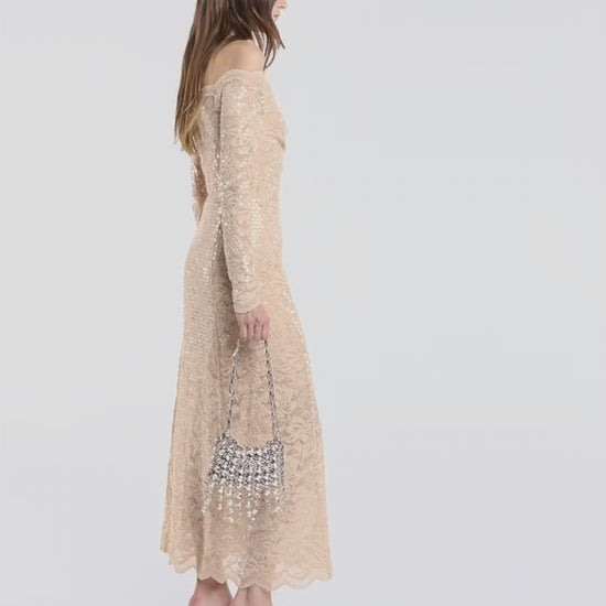 ROBE LONGUE EN DENTELLE à SEQUINS